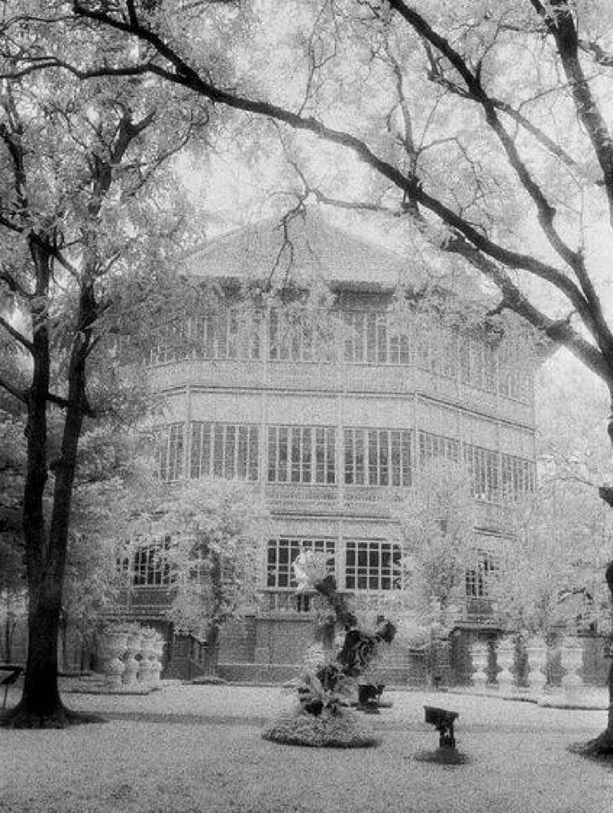 ล้ำค่าเหนือกาลเวลา!! ๓๑ สิงหาคม รัชกาลที่ ๕ เสด็จ ทรงวางศิลาฤกษ์ พระที่นั่งวิมานเมฆ พระที่นั่งถาวรองค์แรกในพระราชวังดุสิต #วันนี้ในอดีต !!