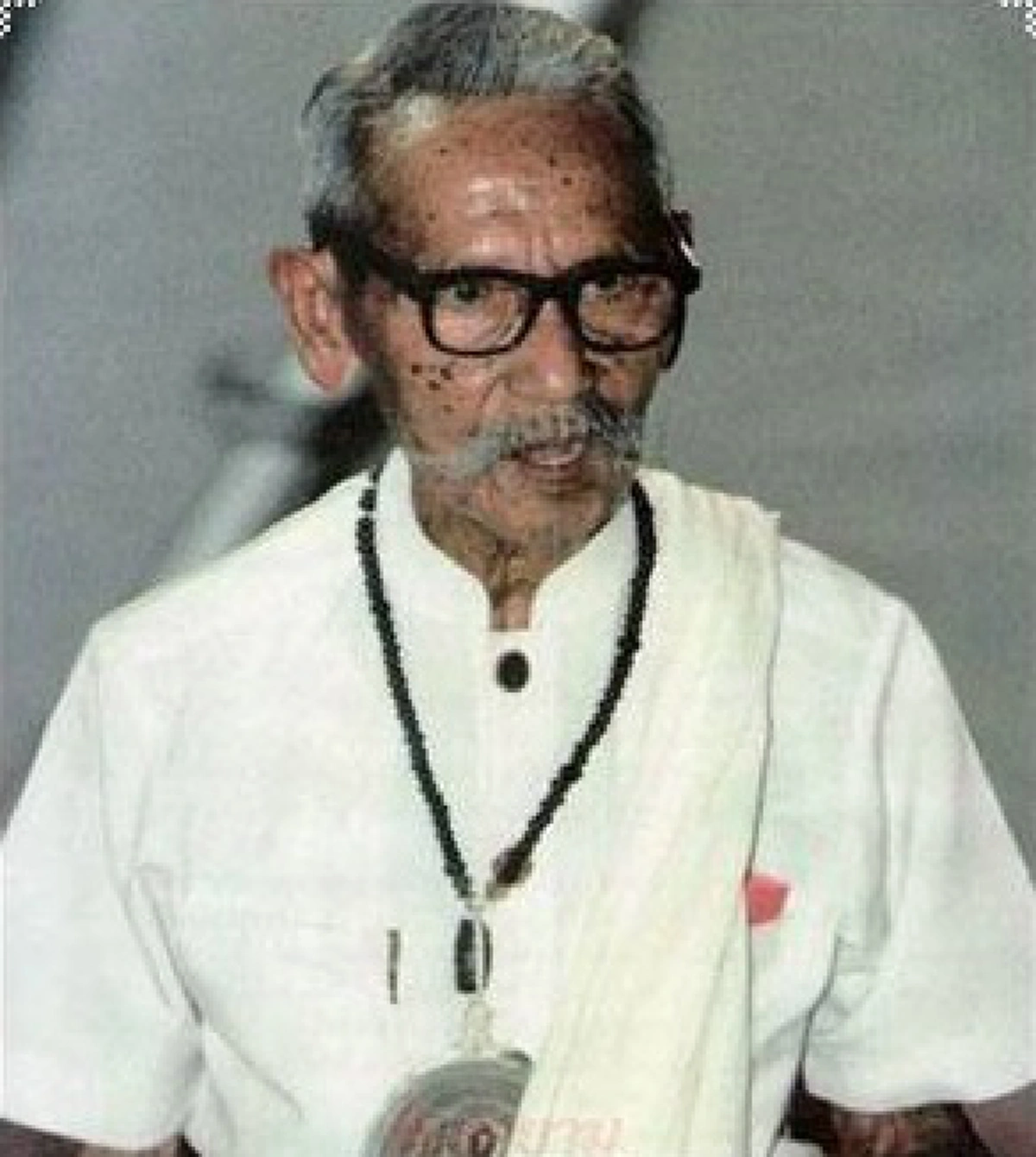 ตำนานเรื่องจริง!! ขุนพันธรักษ์ราชเดช ให้ "แม่"เหยียบหัว สยบไสยดำ!! เพราะ"ฝ่าเท้าของแม่ คือฝ่าเท้าของพระอรหันต์" !