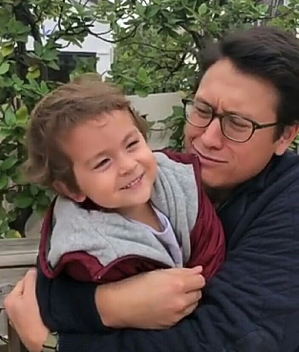 ฟังกันชัดๆ เมื่อสามีของ "พอลล่า" โชว์พูดภาษาไทยจัดเต็ม ไม่มีเขินกล้อง แถมตอนจบยิ่งน่ารักมาก