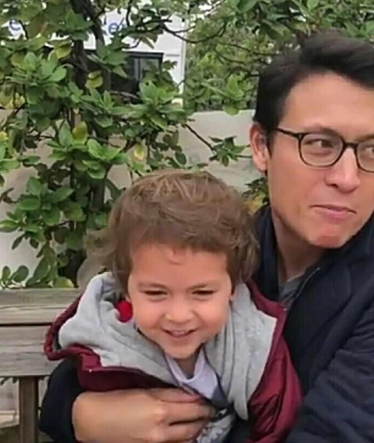 ฟังกันชัดๆ เมื่อสามีของ "พอลล่า" โชว์พูดภาษาไทยจัดเต็ม ไม่มีเขินกล้อง แถมตอนจบยิ่งน่ารักมาก