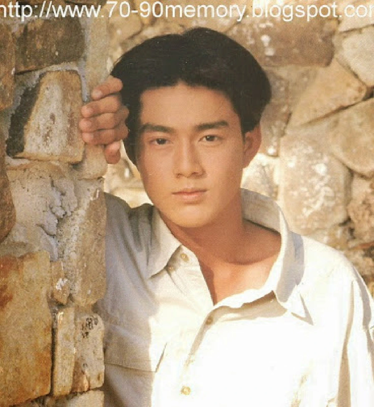 **คนทั้งประเทศยังไม่ลืม ?? เปิดภาพ 8 พระเอกชื่อดัง "หันหลังให้วงการ" อย่างถาวร ! แต่แฟนคลับยังคับคั่งเหมือนเช่นเคย ! (ภาพ)