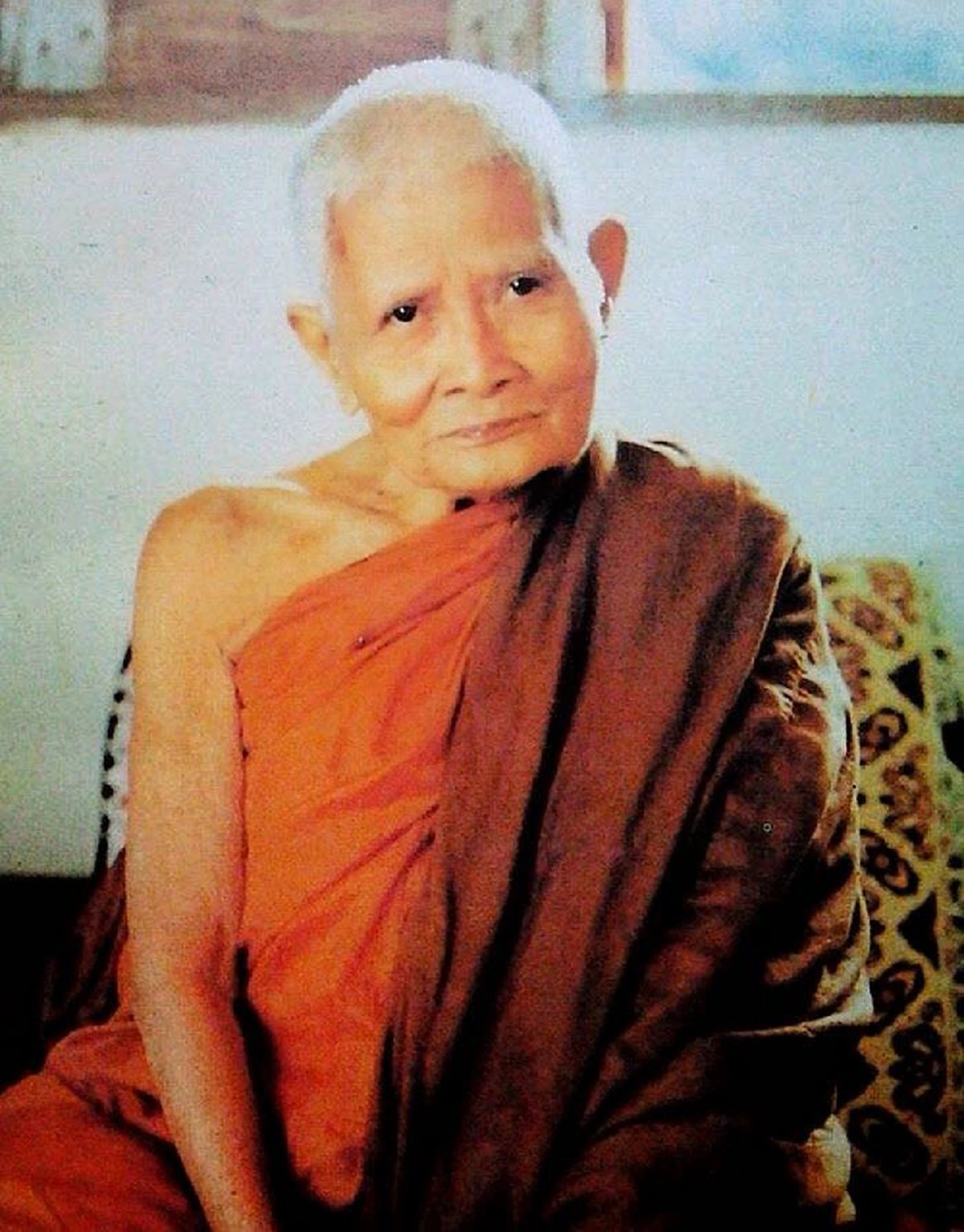 เอ้า..หายโรคหายภัย อายุมั่นขวัญยืน เผยเคล็ดคาถา "หลวงปู่แหวน สุจิณโณ"ใช้เสกน้ำมนต์สงเคราะห์ญาติโยม ศักดิ์สิทธิ์ยิ่งนัก..