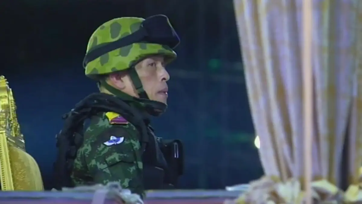 สง่างาม เข้มแข็ง ผ่อนคลาย ! ทรงโปรดเกล้าฯ พระราชทาน ท่าฝึกทางทหารประกอบดนตรี "ราชวัลลภเริงระบำ" Hop to the bodies slams ให้กองทัพบก