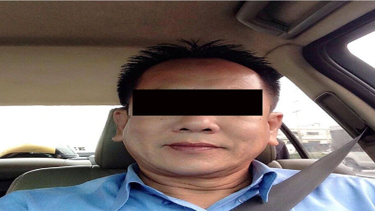 แบบนี้ต้องแฉให้สิ้น!! เปิดหน้าไอ้กร่าง ขับเบนซ์ไม่เปิดไฟเลี้ยว แถมยังแถตบเด็กสั่งสอน!! พอรู้ว่าเป็นใครทำเอาดราม่าสนั่น!! คนในเครื่องแบบอีก