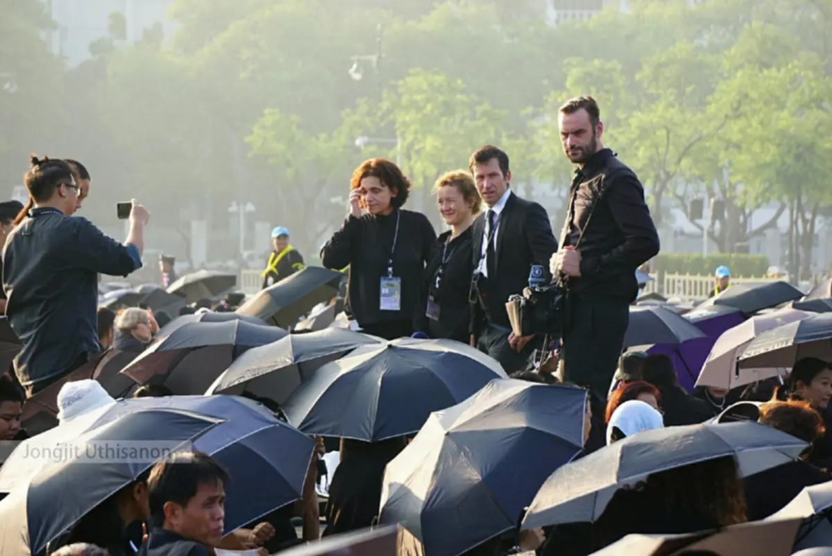 ธ สถิตในดวงใจตราบนิจนิรันดร์  ภาพแห่งความทรงจำของคนไทยทุกคน (คลิปและภาพชุด)