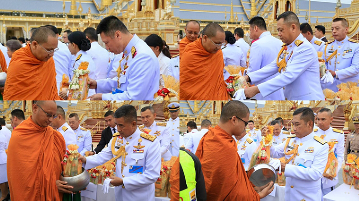 น้ำตาแทบท่วมล้นแผ่นดินไทย! เริ่มรื้อถอน พระเมรุมาศพระบาทสมเด็จภูมิพลอดุลยเดช ร่วมตักบาตร ส่งท้าย "พระเมรุมาศ" ก่อนการรื้อถอน