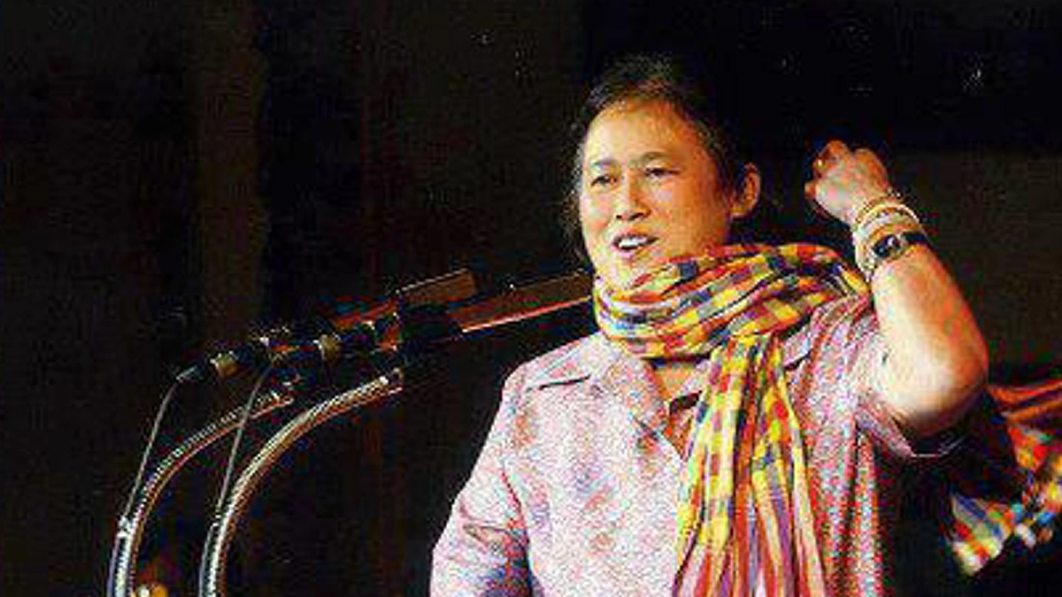 ป้าช้าง ผู้ชื่นชอบเพลง "เกลียดห้องเบอร์ ๕"ในรายการวิทยุ ๙๙.๑๐ MHz ที่แท้คือใคร รู้แล้วจะซึ้ง!!!