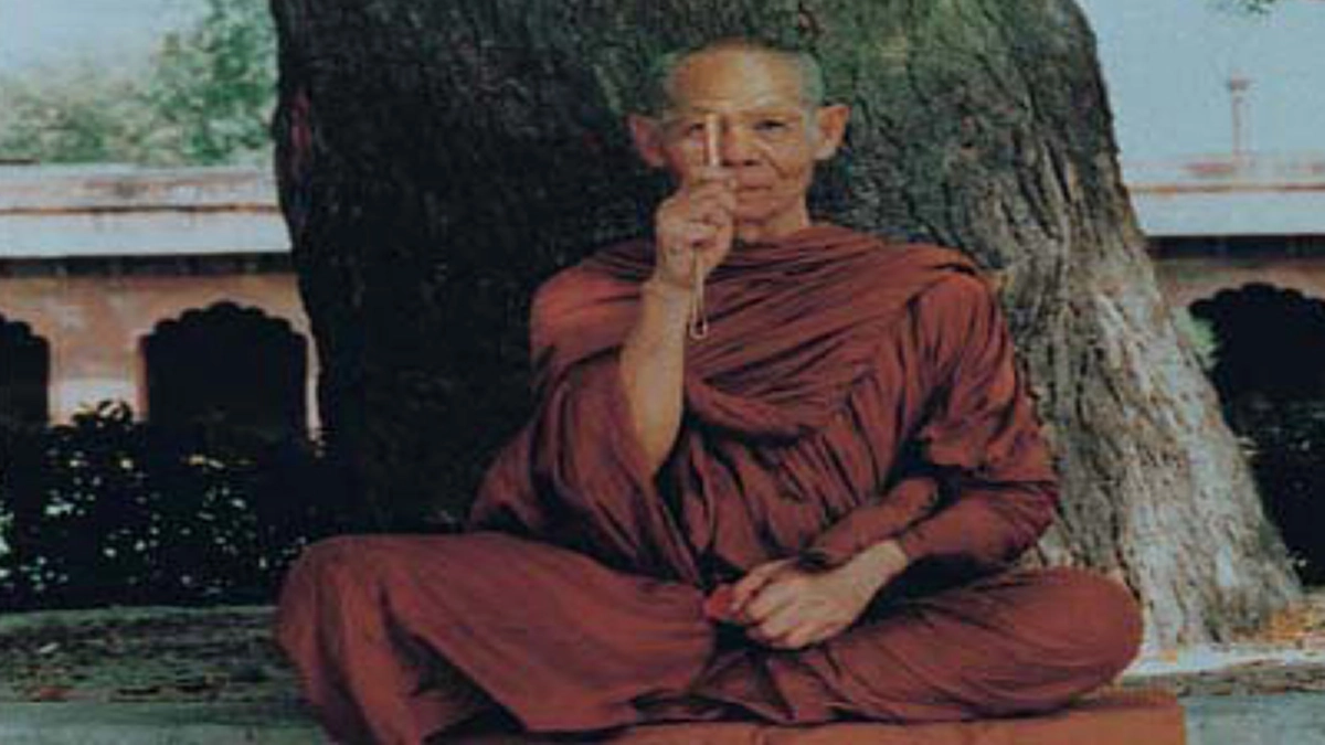 หลวงพ่อพุธ!!!....เล่นฝึกเพ่งกสิณเพลินจนเกือบจะอาบัติ ถ้าไม่ได้หลวงปู่ฝั้น มาเตือนคงหลงทาง!!!