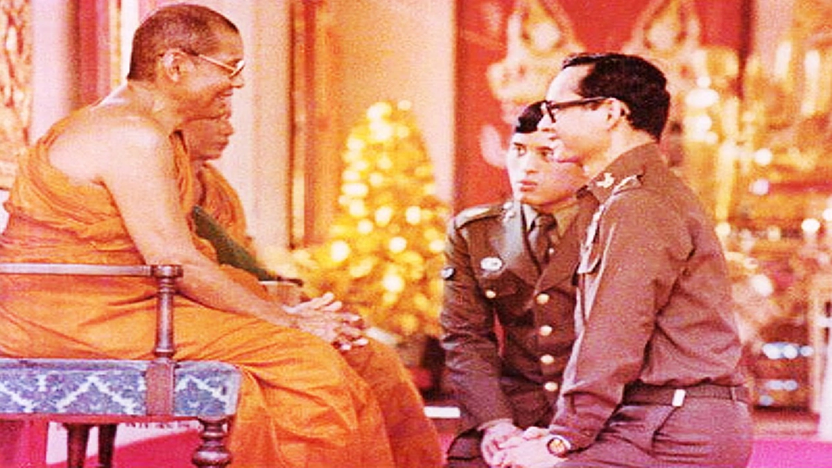 ทรงอารมณ์กรรมฐานเสมอ!! คำรับรองจากหลวงพ่อฤๅษีลิงดำ! ในหลวง ร.๙ ทรงพิจารณาคลื่นเป็นกรรมฐาน จากการที่ทรงแล่นเรือใบ