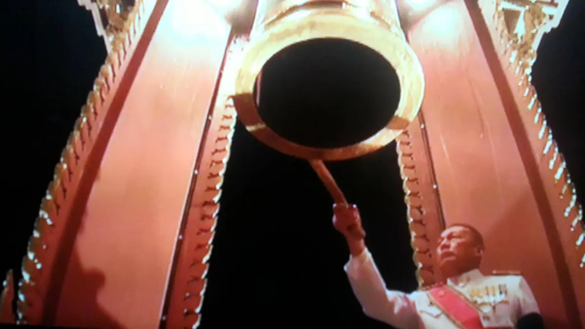 สาธุการกึกก้องทั้งแผ่นดินไทย!!! ในหลวงรัชกาลที่ ๑๐ ทรงสถาปนาสมเด็จพระสังฆราชองค์ที่ ๒๐ หมู่สงฆ์เจริญชัยมงคลคาถาเสียงย่ำระฆังดังตระหง่าน