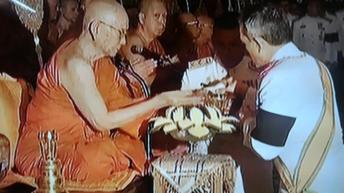 สาธุการกึกก้องทั้งแผ่นดินไทย!!! ในหลวงรัชกาลที่ ๑๐ ทรงสถาปนาสมเด็จพระสังฆราชองค์ที่ ๒๐ หมู่สงฆ์เจริญชัยมงคลคาถาเสียงย่ำระฆังดังตระหง่าน