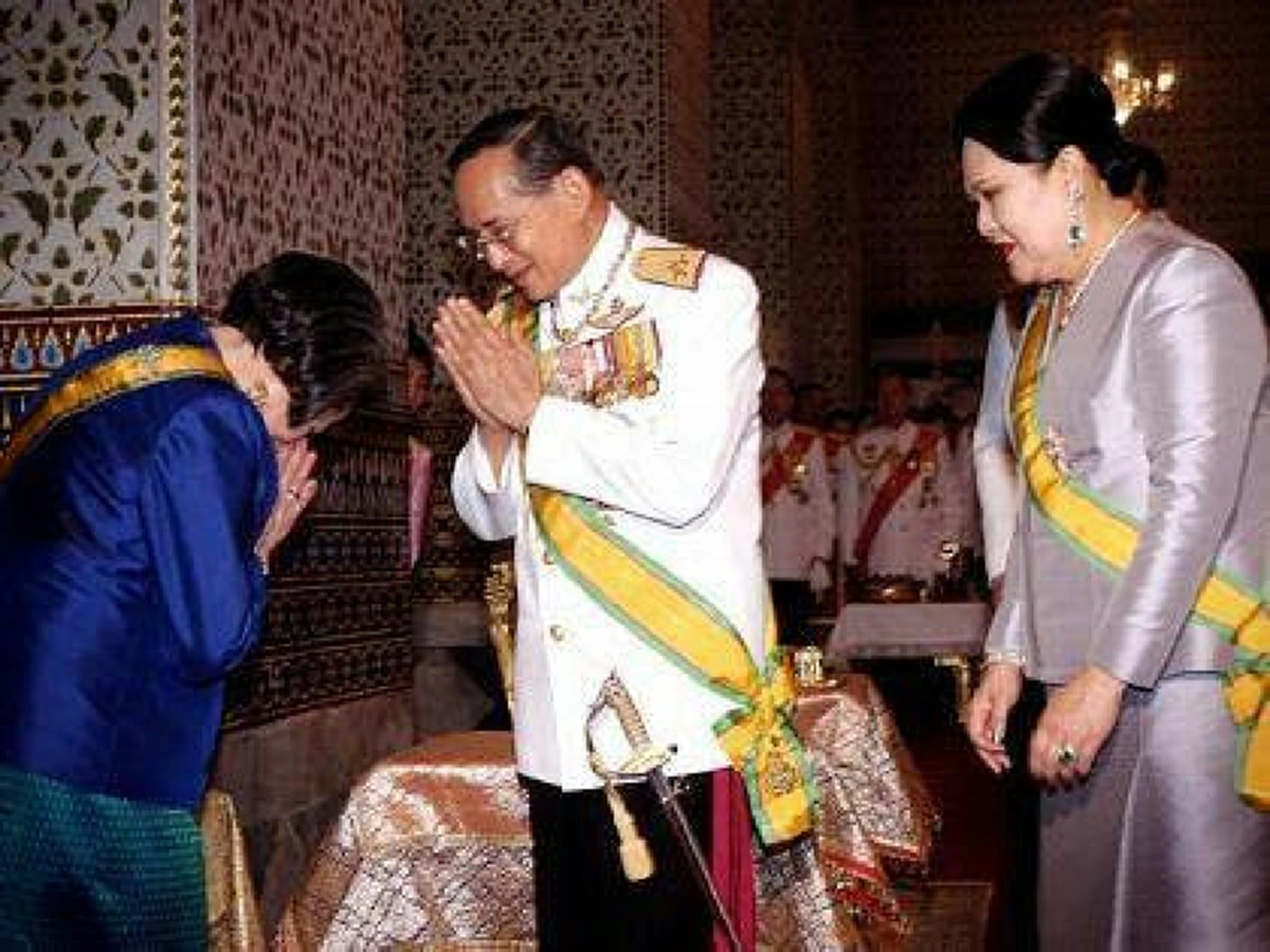 "รักแห่งแผ่นดิน"  ๒๘ เมษายน วันครบรอบพระราชพิธีราชาภิเษกสมรส ครบรอบ ๖๗ ปี ประมวลพระบรมฉายาลักษณ์พระคู่ฟ้ามิ่งขวัญของปวงชนชาวไทย