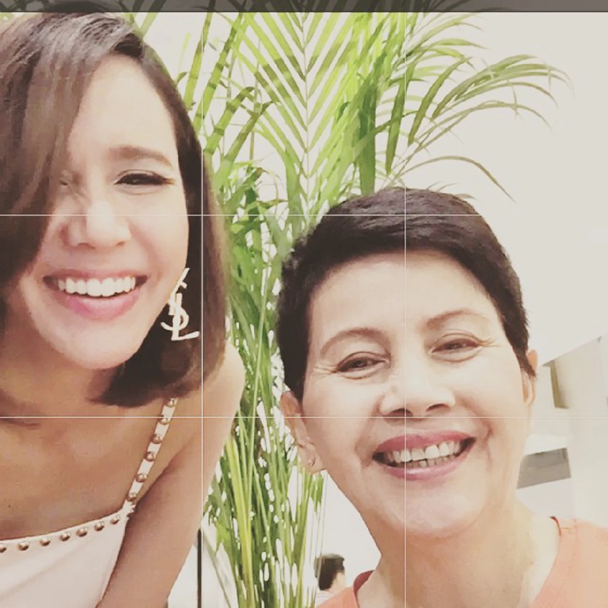 สมเป็นทายาทอดีตซุปตาร์ดัง ส่องชัดๆ  "น้องขวัญ" ลูกสาวแท้ๆ   "สรพงษ์ ชาตรี" กับ " โย ทัศน์วรรณ"  บอกเลยลูกไม้หล่นไม่ไกลต้นจริงๆ