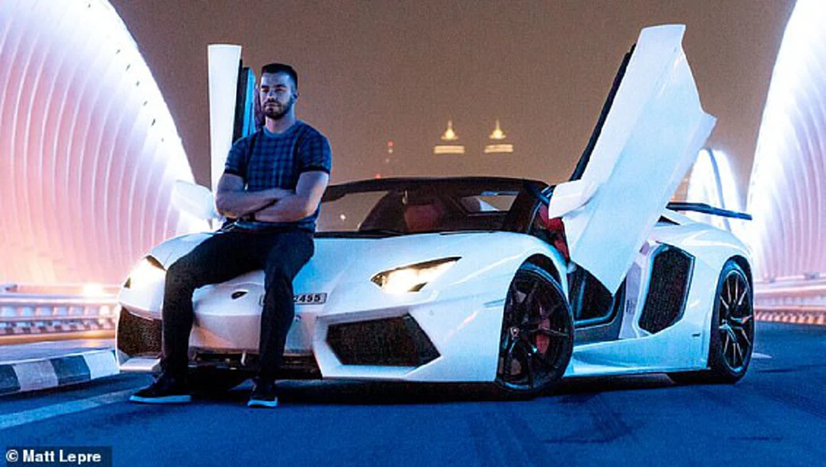 เศรษฐีหนุ่มออสเตรเลีย รับสมัครเลขาฯส่วนตัว เงินเดือน 130,000 บาท แถมได้ท่องเที่ยวไปทั่วโลก!