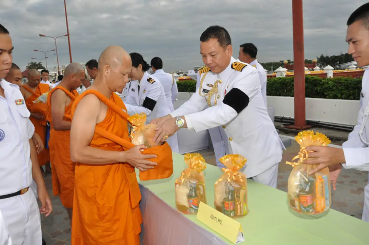 ทร.จัดกิจกรรมเฉลิมพระเกียรติ สมเด็จพระเจ้าอยู่หัว ร.10 เนื่องในโอกาสวันเฉลิมพระชนมพรรษา 65 พรรษา 28 กรกฎาคม 2560 (มีคลิป)