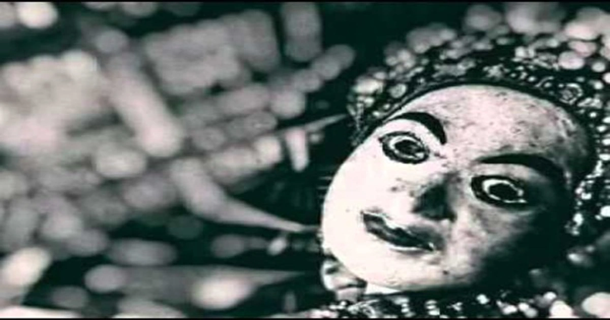 หลอนเป็นที่สุด เรื่องจริงที่น่ากลัว!!! อาถรรพ์วิญญาณครูนาฏศิลป์ ห้อยหัวรำอย่างงดงาม "รำสวยพอไหม" บอกได้คำเดียว สลบคาที่เลย!!!