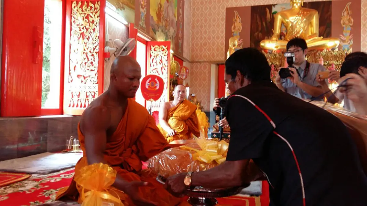 "บัวขาว" เปิดใจครั้งแรก หลังเข้าพิธีอุปสมบทเพื่อถวายเป็นพระราชกุศล ในหลวง ร.9 (มีคลิป)