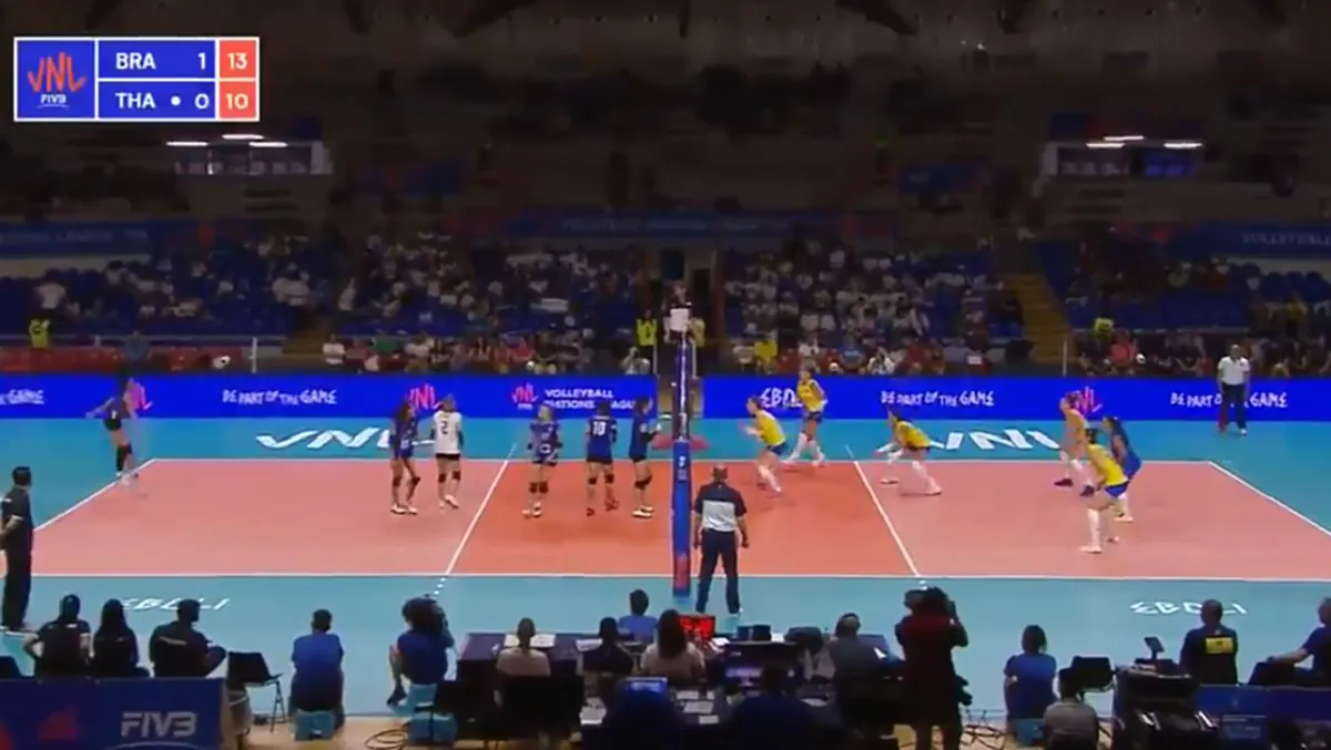 หนักจริง..มองเเทบไม่ทัน?!! "อรอุมา"จัดให้ เสิร์ฟเอซ2ลูกซ้อน..สุดปัง!!สะเทือนปฐพี ทำสาว"บราซิล"ได้เเต่ยืนมองอึ้งทั้งทีม!!ความเร็วสุดโหด(คลิป)