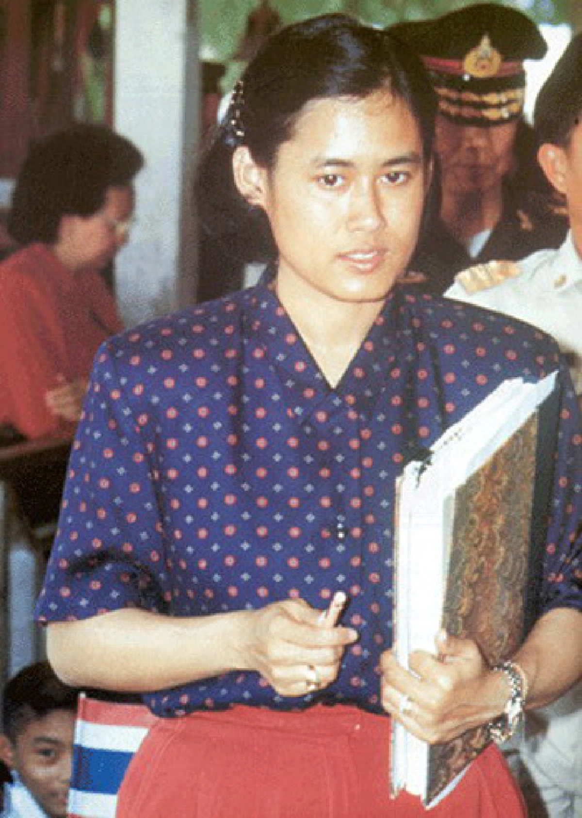 พระนามที่ถูกลืม!!! นอกจาก "สิรินธร" ยังมีพระนามเรียกเล่นที่พระองค์ทรงโปรด แต่น้อยคนจะรู้... พระนามแห่ง "เจ้าฟ้านักอ่าน เจ้าหญิงนักเขียน.."