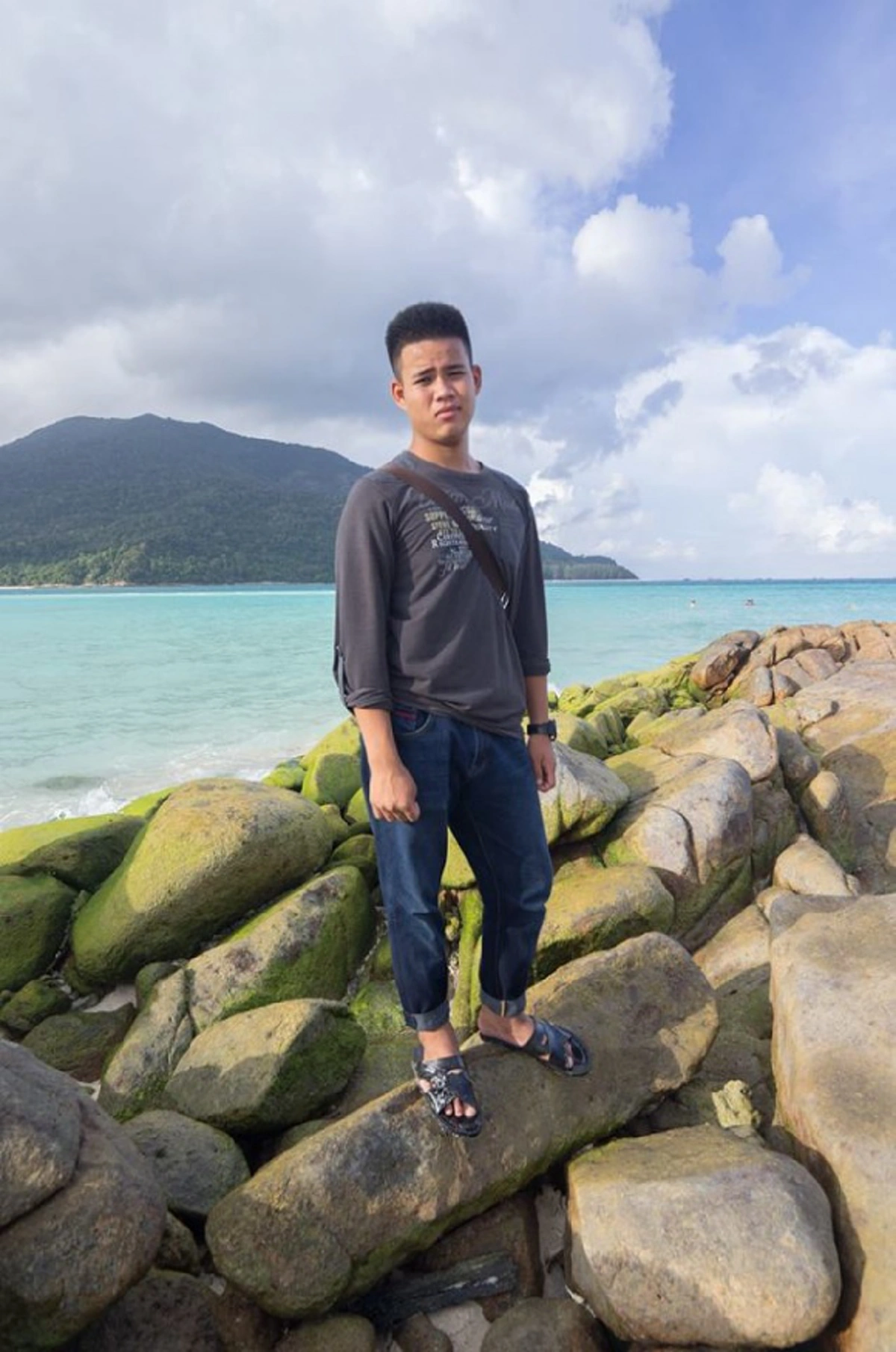 จำแทบไม่ได้!! "น้องทิว" พระเอกหนัง "ปัญญาเรณู" ปัจจุบันเปลี่ยนไปมาก หล่อขึ้นเป็นกอง ถึงกับขยี้ตารัวๆ !! (ชมภาพ)