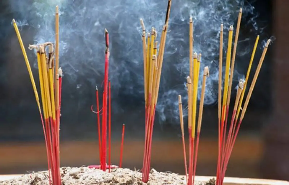 การจุดธูป