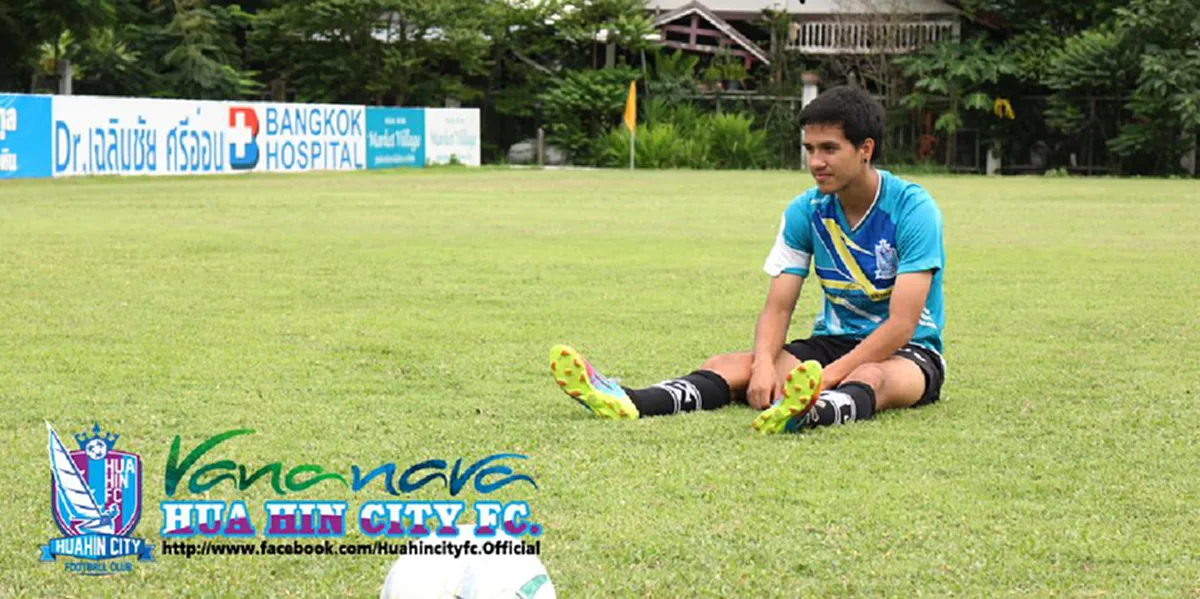 ปั้นมากับมือ ! เฮ้ดโค้ช"เทพอินทรี" ยก "มิดฟิลด์รูปหล่อลูกครึ่งมะกะโรนี" มีดีพอเเทนตำเเหน่ง "สารัช" ในทีมชาติไทย (คลิปฟอร์มการเล่น)