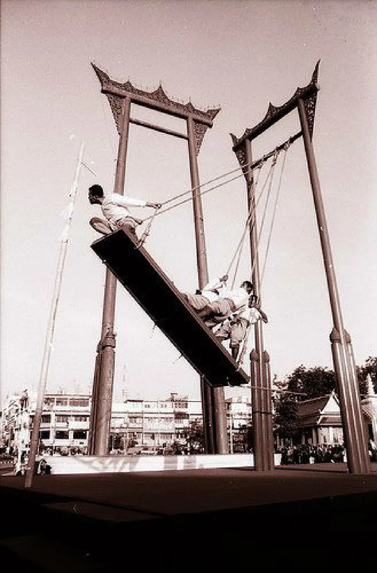 ย้อนตำนานโบราณ..พิธีตรียัมปวาย-ตรีปวาย..โล้ชิงช้า ต้อนรับเสด็จพระอิศวรทรงเยี่ยมเยียนโลกมนุษย์ ความศรัทธาที่มีมาในอดีต.