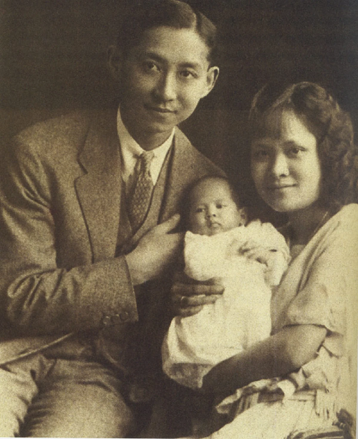 เพราะพยาบาลเป็นคนเลี้ยงเรามา!! สุดซาบซึ้ง เมื่อแพทย์ ทูลถามว่า "ทำไมพระองค์จึงทรงเชื่อพระทัย ไว้วางพระทัยกับพยาบาลนัก" #วันพยาบาลแห่งชาติ