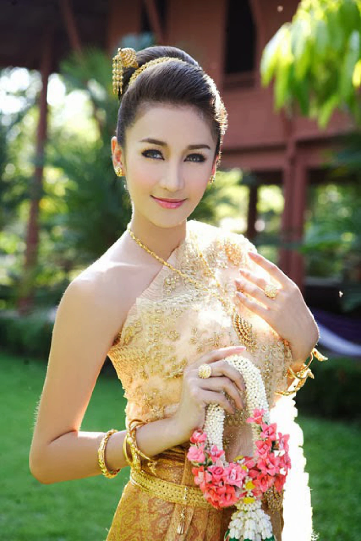 *เกือบทั้งประเทศไม่เคยรู้!!! เผยโฉมหน้า "2ซุปตาร์สาว" ดีกรีนางร้าย-นางเอกชื่อดัง ที่สารภาพผ่านสื่อ เคย "เหลาจมูกออก" ให้เล็กลง!!! (เนื้อหา)