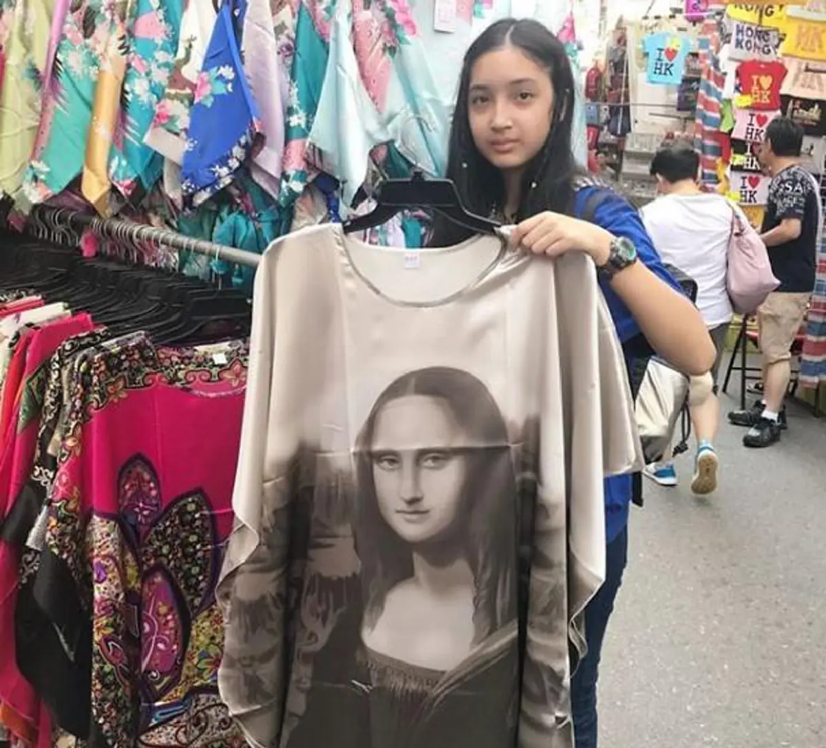 #ดูกันชัดๆ!! ส่องลูกสาว "กวาง กมลชนก" ยิ่งโตยิ่งสวย น่ารักมากด้วย ราวกับภาพวาด "โมนา ลิซา" !! (ชมภาพ)