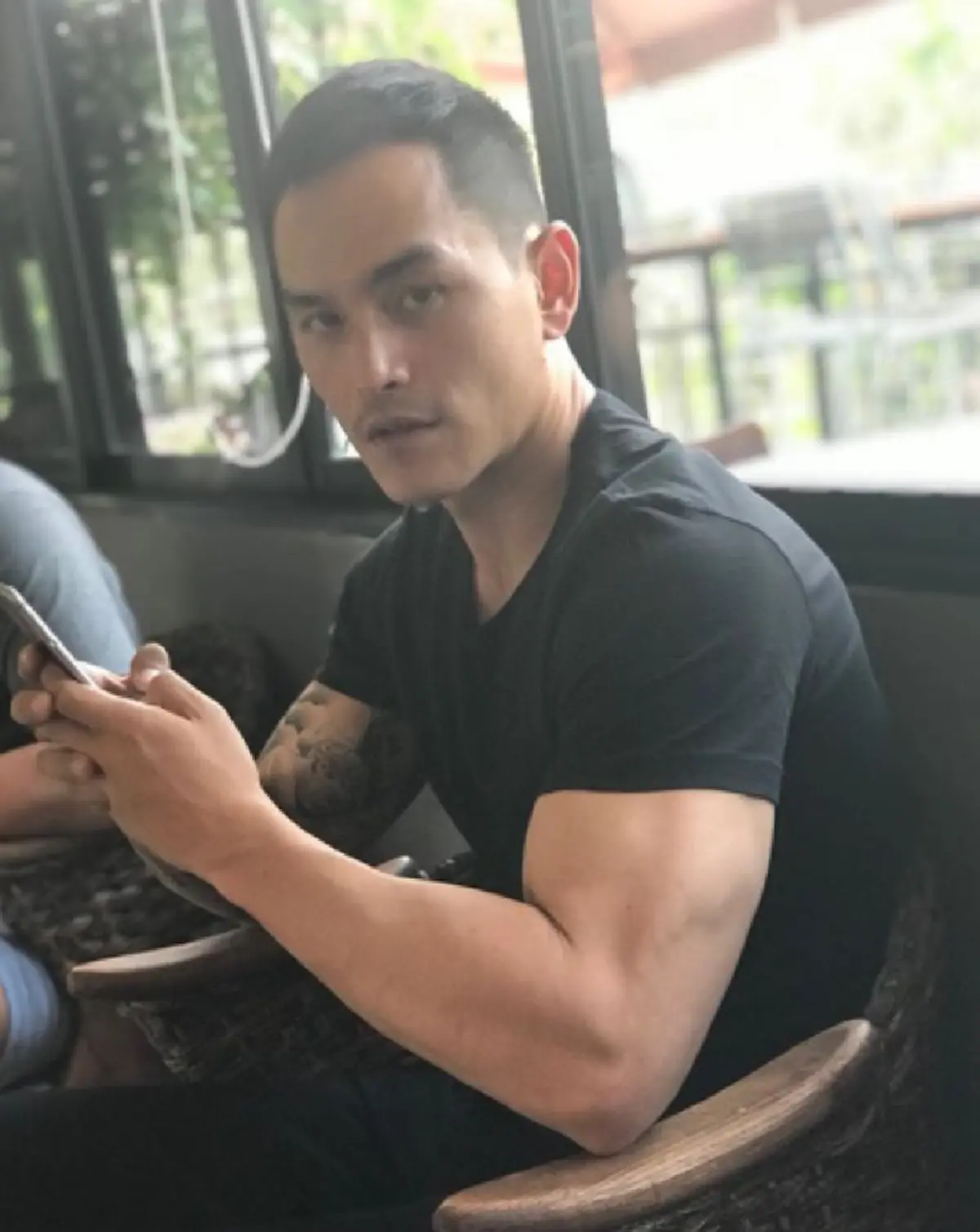 ดีต่อใจเวอร์ๆ!! เมื่อ "สงกรานต์" เอ่ยปากชมน้องปีใหม่ว่ามีมารยาทงาม แถมแซว "แอฟ " ด้วยข้อความซึ้งกินใจ งานนี้ทำแฟนคลับเฮลั่น!? (มีคลิป)