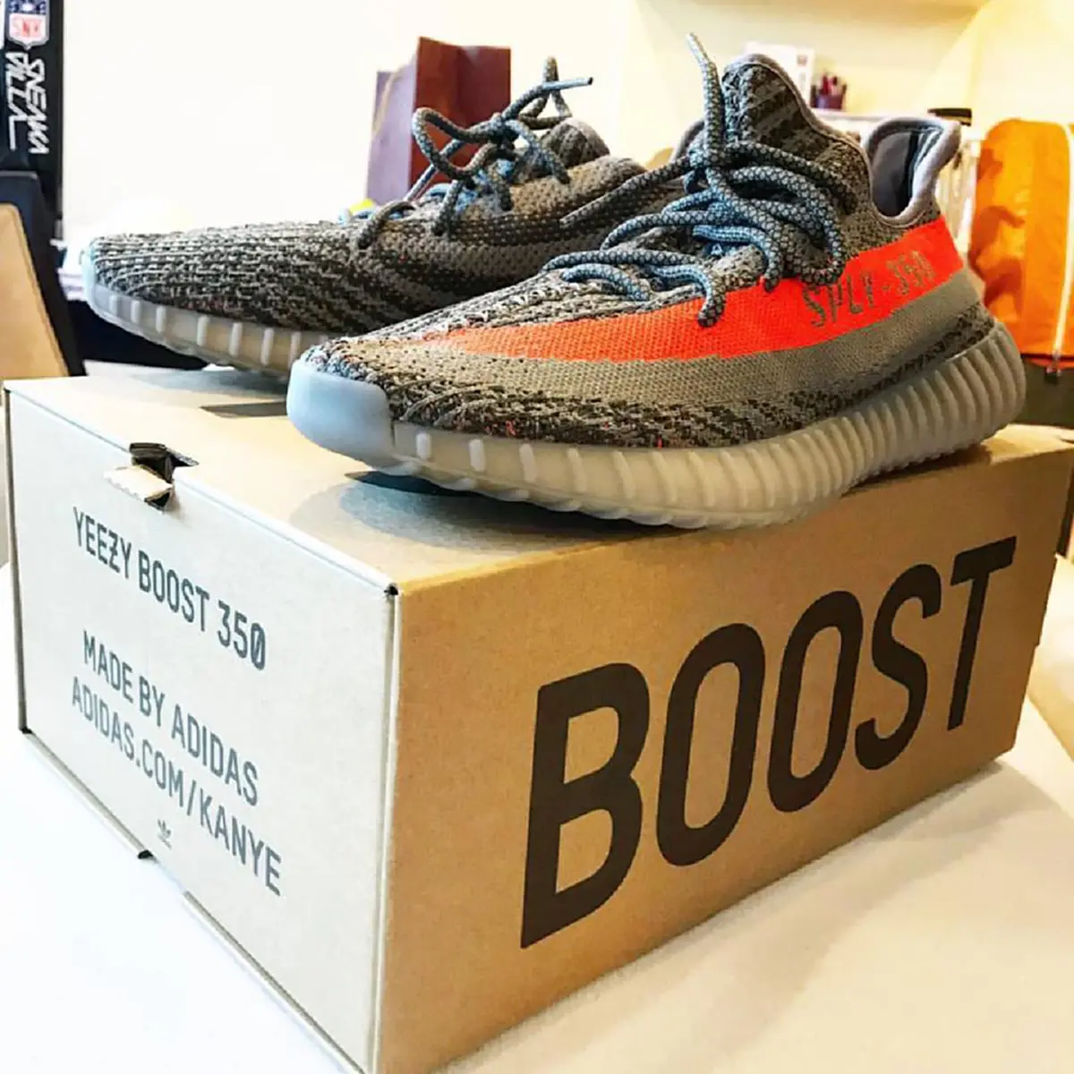 มองเเทบไม่ออก !! จากภาพเด็กหนุ่มยืนคู่กัน ที่เหมือนจะธรรมดาไม่มีอะไร?? .. เเต่ถ้าคนในวงการจะทราบดีว่า 2 วัยรุ่นนี้คือที่สุดในเมืองไทย(มีภาพ)