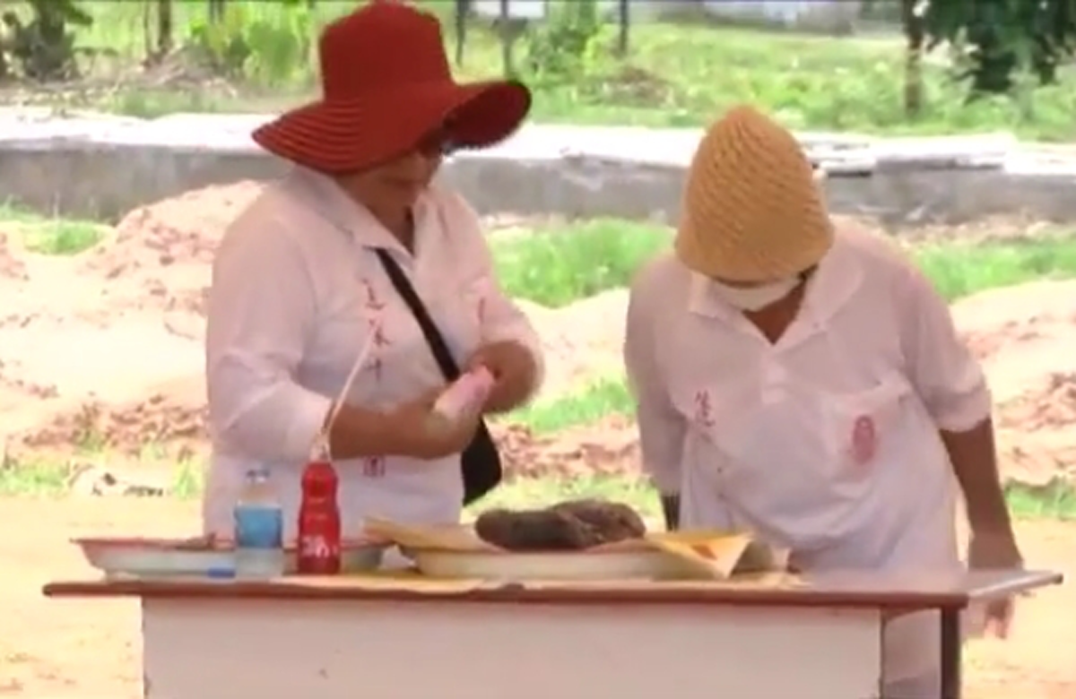 แตกตื่น!!! ขุดพบศพเด็กทารกในพิธีล้างป่าช้า ถูกฝังมานานกว่า 4 ปี ร่างไม่เน่าเปื่อย ชาวบ้านเรียก "กุมารทอง" เชื่อว่ามาให้โชค คอหวยเตรียมลุ้น!