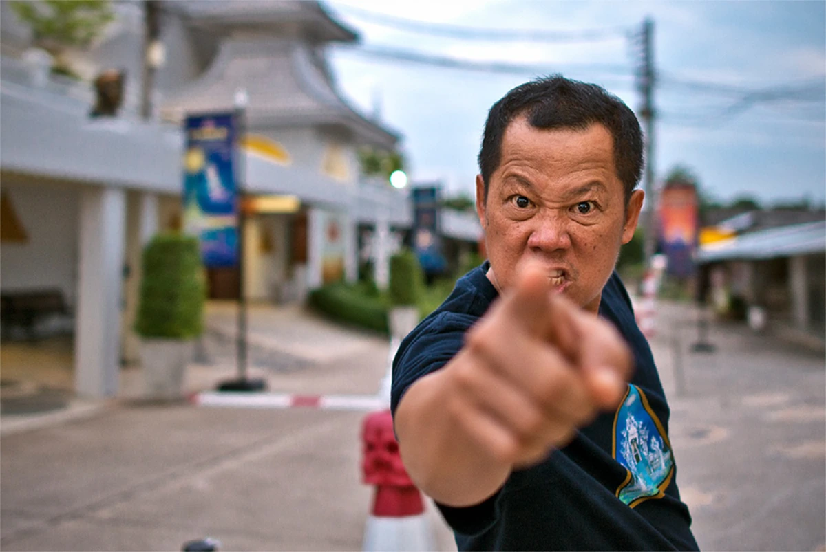 *ส่องภาพปัจจุบัน!!! ภรรยาและลูกชายคนเดียว ของ "อ.เฉลิมชัย" ศิลปินแห่งชาติ!!! (ชมคลิป)