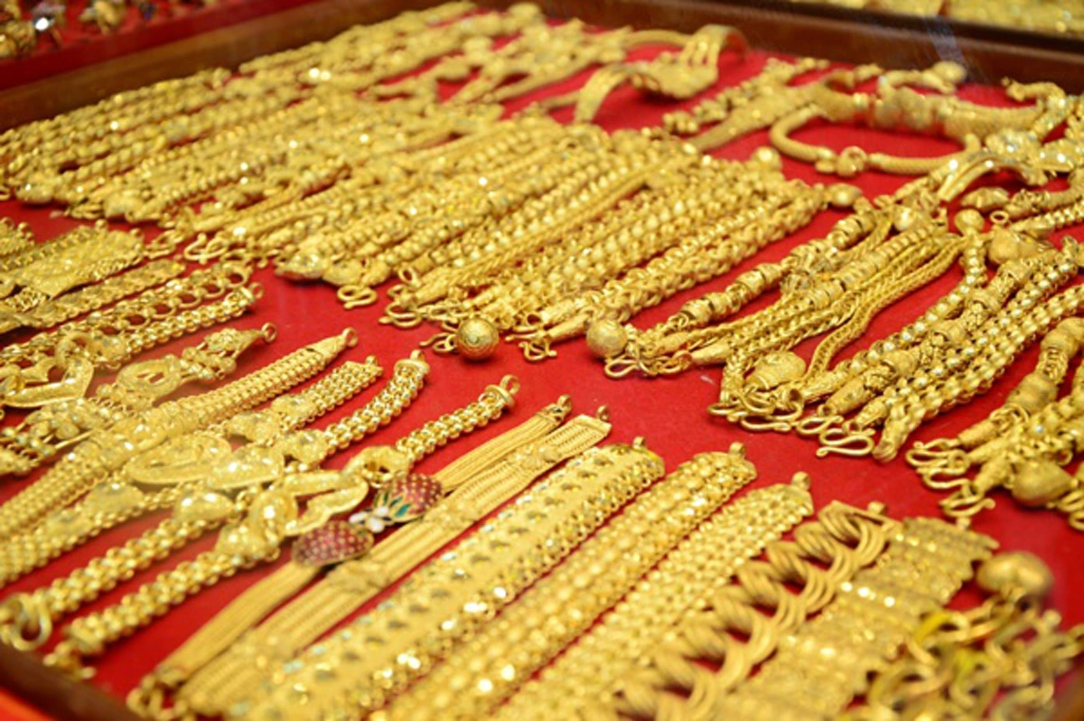 ทองไทยเปิดตลาดเงินบาทยังแข็งกดดันราคาร่วง