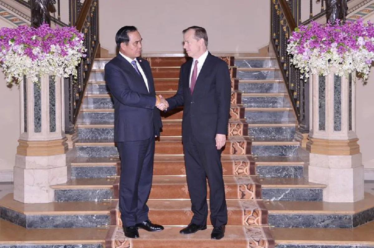 เอาไงกันแน่!!  "กลิน เดวี่ส์-ทูตสหรัฐ" พลิกลิ้นเปลี่ยนเกมส์หนุน"พล.อ.ประยุทธ์"ปรองดองก่อนการเลือกตั้ง!! เอ๊ะยังไงกันนะ!!