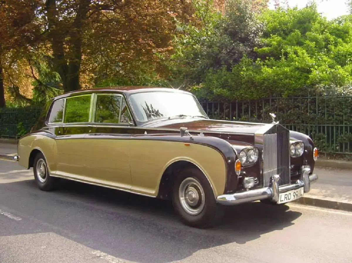 รถยนต์โรลส์-รอยซ์ แฟนทอม