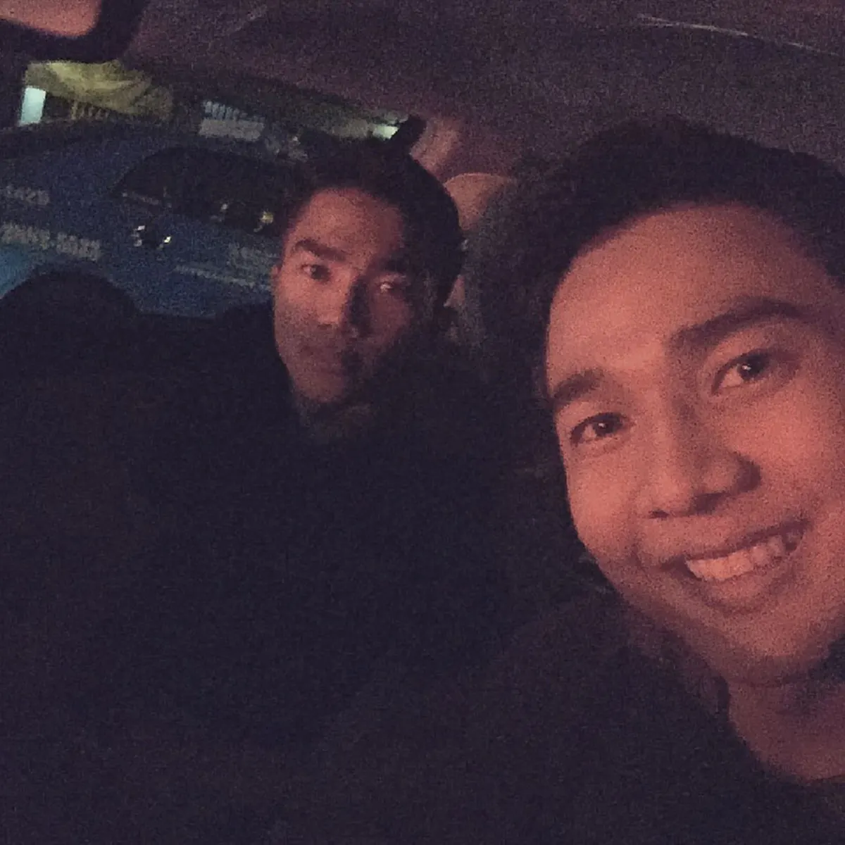 รักพี่เสียดายน้อง !! "สจ๊วตหนุ่ม" สายการบินดัง ที่จริงเป็นพี่ชายแท้ๆของนักเตะแข้งทอง "เมสซี่เจ" !! งานนี้สาวๆแห่กรี๊ดเครื่องบินแทบแตก ?(ภาพ)