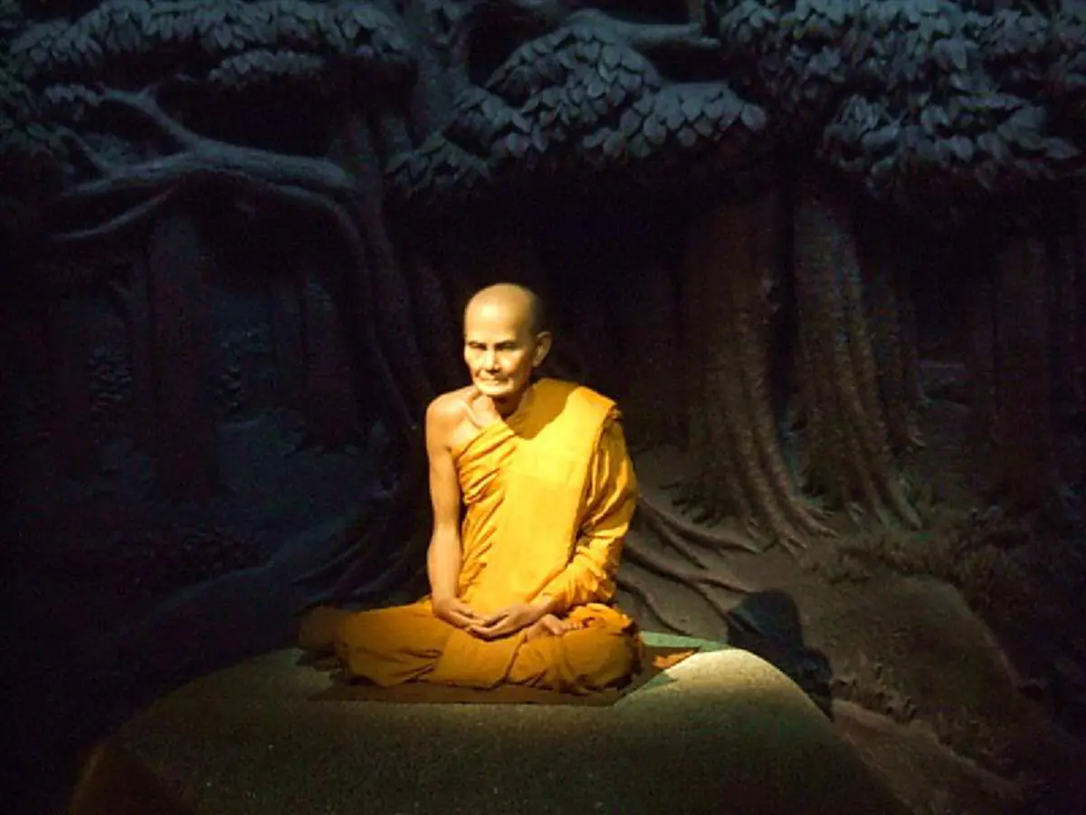 วันพระ..หลวงปู่มั่น เมตตาสอนในเรื่องอานิสงส์ของศีลห้าด้วยลายมือท่านเอง..ปฏิบัติเป็นประจำ บุญมากมาย ทั้งชาตินี้และชาติต่อๆไป..