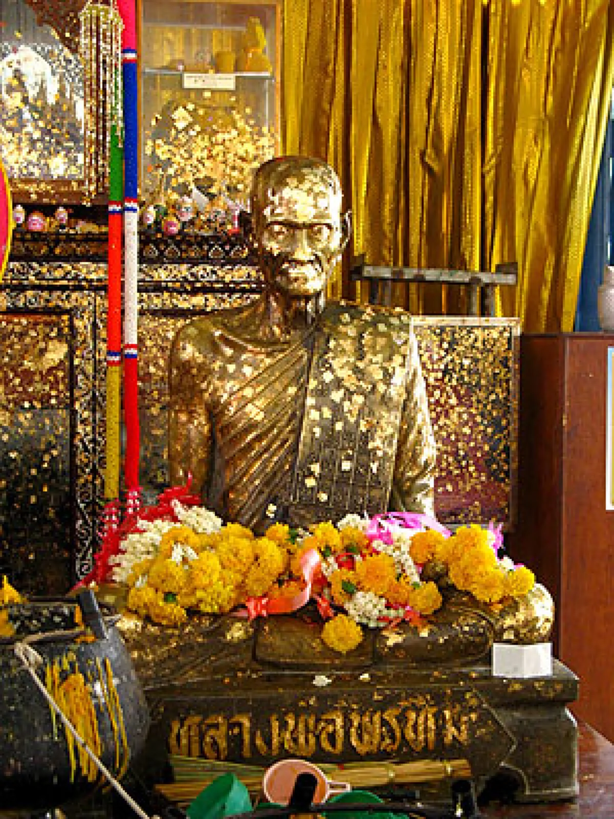 อิทธิปาฏิหาริย์ ๗ อย่างบนสรีระสังขาร "หลวงพ่อพรหม วัดช่องแค"ไม่เพียง ไม่เน่าเปื่อย แต่ยังงอกขึ้นได้ อย่างน่าอัศจรรย์ ด้วยบุญบารมีที่สูงยิ่ง