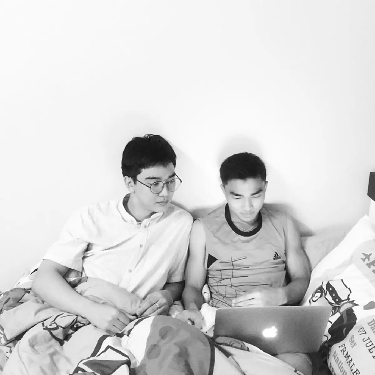 รักพี่เสียดายน้อง !! "สจ๊วตหนุ่ม" สายการบินดัง ที่จริงเป็นพี่ชายแท้ๆของนักเตะแข้งทอง "เมสซี่เจ" !! งานนี้สาวๆแห่กรี๊ดเครื่องบินแทบแตก ?(ภาพ)