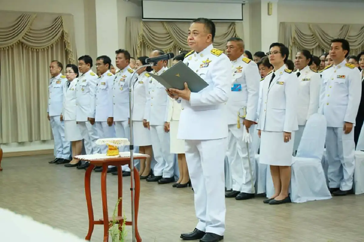 ข้าราชการและประชาชนจังหวัดสุราษฎร์ธานีพร้อมใจร่วมพิธีพลีกรรมตักน้ำจากแหล่งน้ำศักดิ์สิทธิ์
