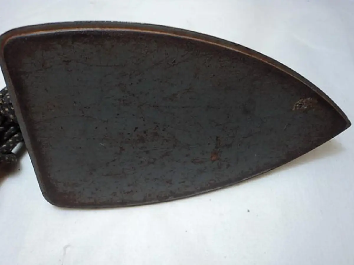 *เห็นผลชัวร์!!!  จัดการกับ "เตารีดเก่า" ให้สะอาดเหมือนใหม่ได้ง่ายๆด้วยของใช้ใกล้ตัว ลองเลย!!! (ชมคลิป)