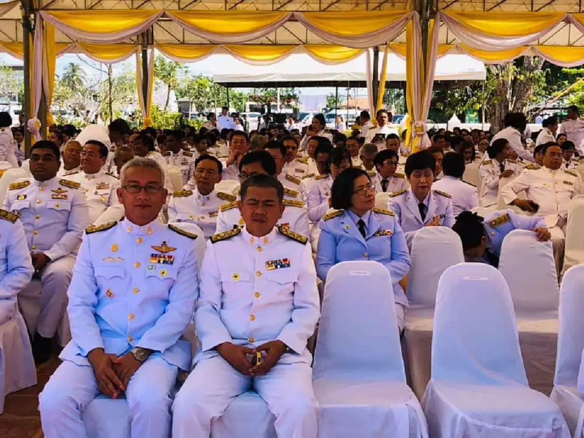 ข้าราชการและประชาชนจังหวัดสุราษฎร์ธานีพร้อมใจร่วมพิธีพลีกรรมตักน้ำจากแหล่งน้ำศักดิ์สิทธิ์