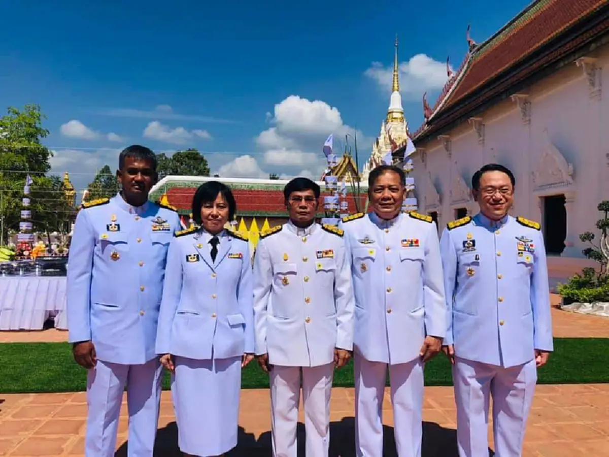 ข้าราชการและประชาชนจังหวัดสุราษฎร์ธานีพร้อมใจร่วมพิธีพลีกรรมตักน้ำจากแหล่งน้ำศักดิ์สิทธิ์