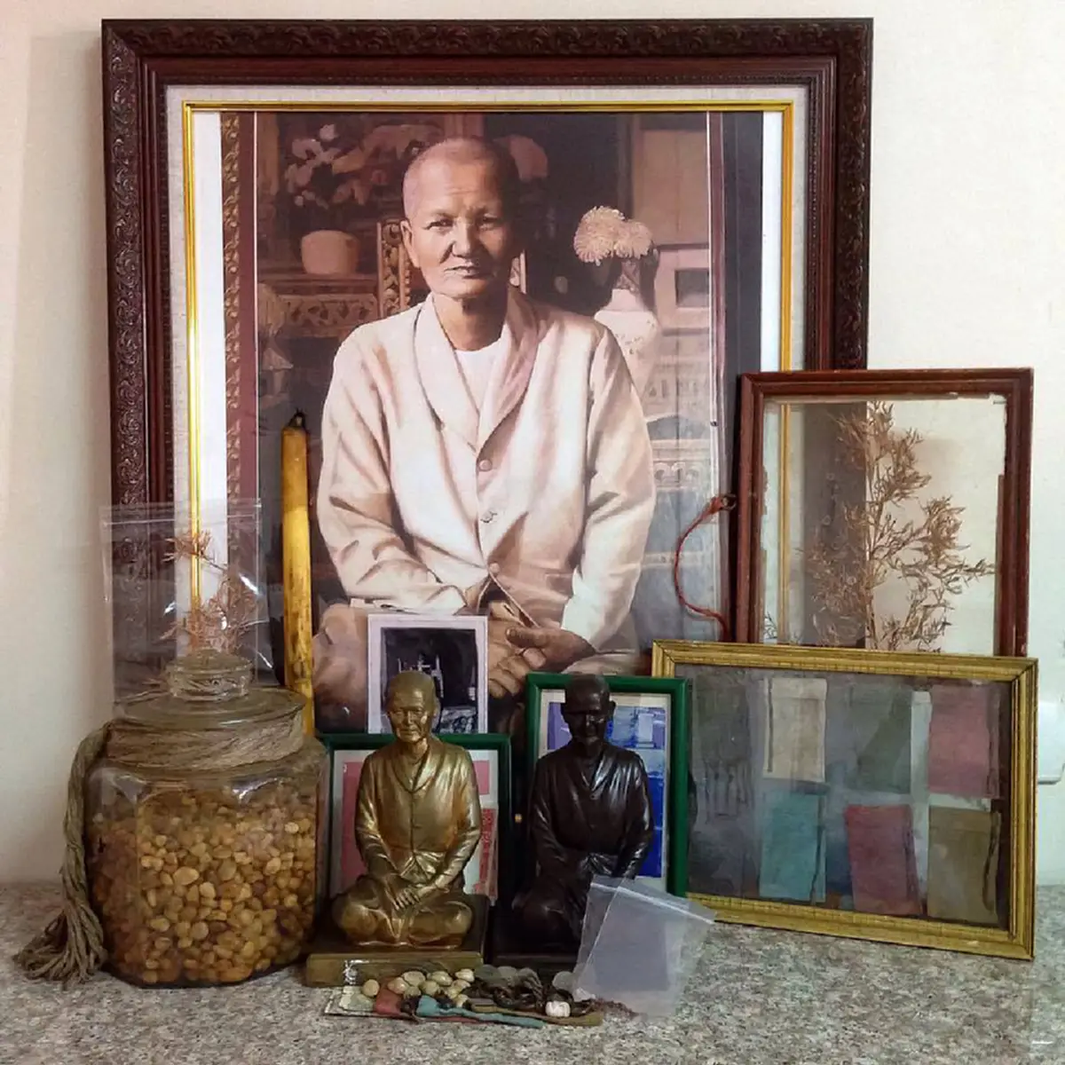 สุดเหลือเชื่อ!! "ฝนตกไม่เปียก" เรื่องเล่าปาฏิหาริย์ อำนาจทิพย์ "แม่ชีบุญเรือน โตงบุญเติม" ผู้มีพลังจิตมหัศจรรย์ น่าทึ่งสุดๆ !!