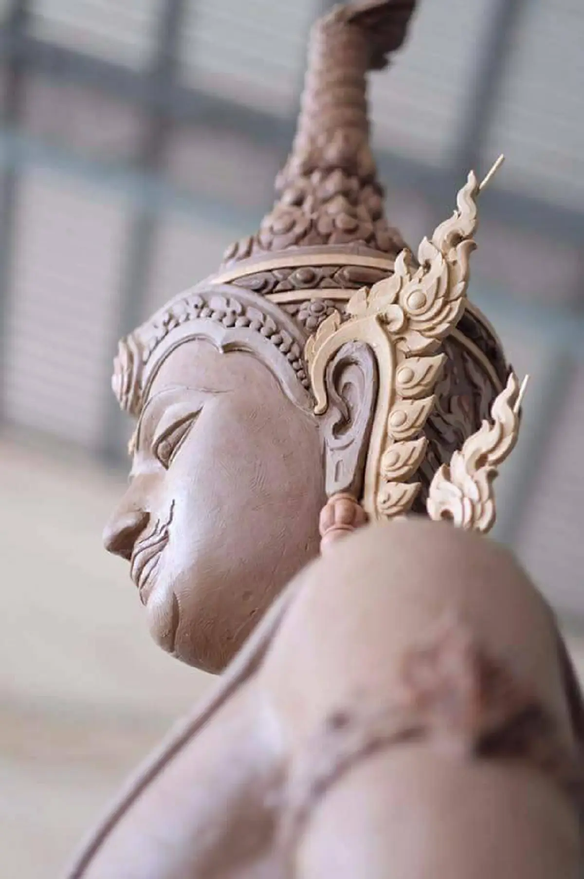 เผยภาพ"พระอินทร์"ประติมากรรมประดับพระเมรุมาศงดงามสมพระเกียรติ จากฝีมือจิตอาสาช่างสิบหมู่ ถวายแด่พ่อหลวงเป็นครั้งสุดท้าย