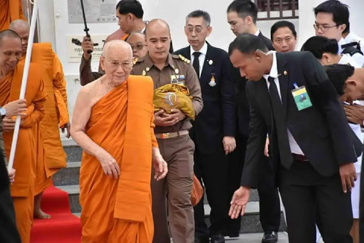 พุทธศาสนิกชนปลื้มปีติ สมเด็จพระสังฆราชฯ เสด็จปฎิบัติพระศาสนกิจ จ.นครศรีฯ