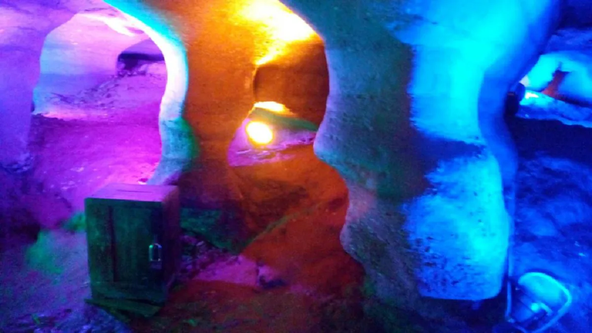 ดูให้เห็นกับตา !!  เส้นทางลี้ลับ สู่ประตูเมืองบาดาลของพญานคราช !! ไม่น่าเชื่อนี่คือสภาพข้างในที่เห็นแล้วขนลุกทันที !! (ชมภาพ)