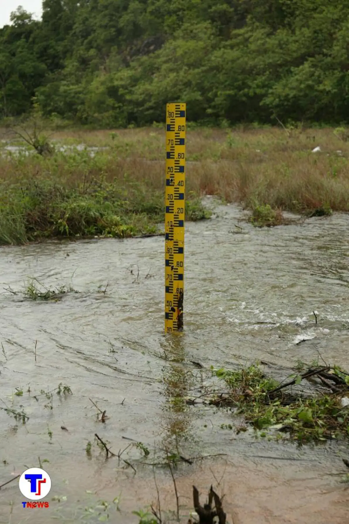 จับตาสถานการณ์ น้ำล้น "เขื่อนแก่งกระจาน" ส่งผลกระทบเพชรบุรีเป็นวงกว้าง สั่งอพยพคน 5 อำเภอ คาดท่วมยาว 1-2 เดือน